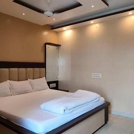 Hotel Binapani Deluxe 1 Tarapith Exteriör bild