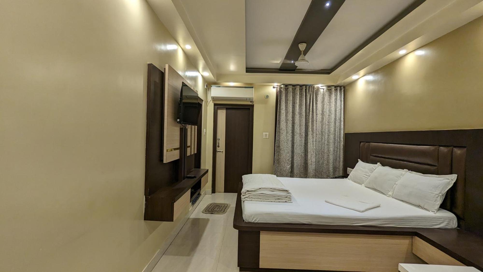Hotel Binapani Deluxe 1 Tarapith Exteriör bild
